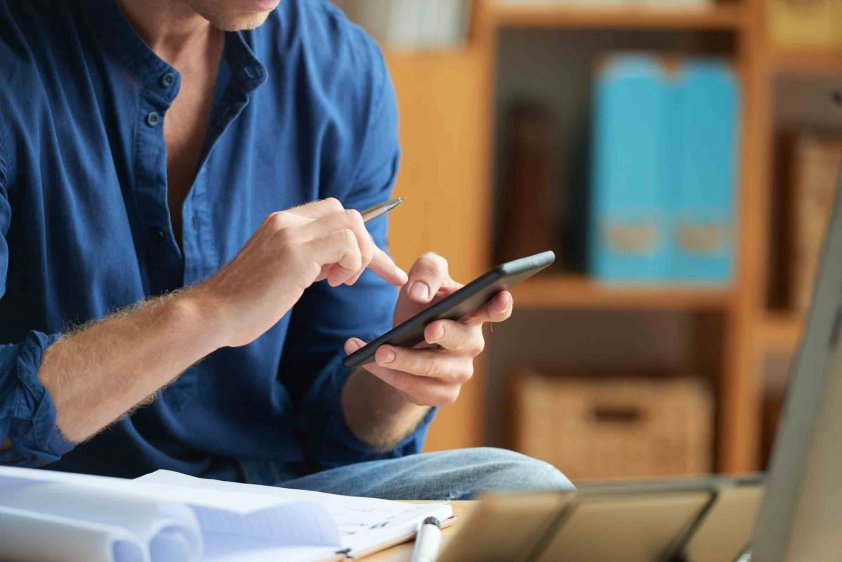 10 APPLICATIONS THAT WILL MAKE YOUR LIFE IN AN APARTMENT EASY AND ENTERTAINING<